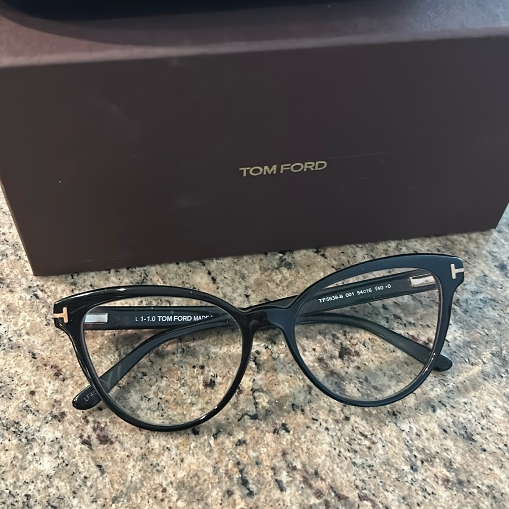 Brand new unworn Tom Ford Eyeglasses. TF5639 B Made in Italy.